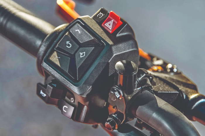 KTM 390 Duke vs Aprilia Tuono 457 comparison review